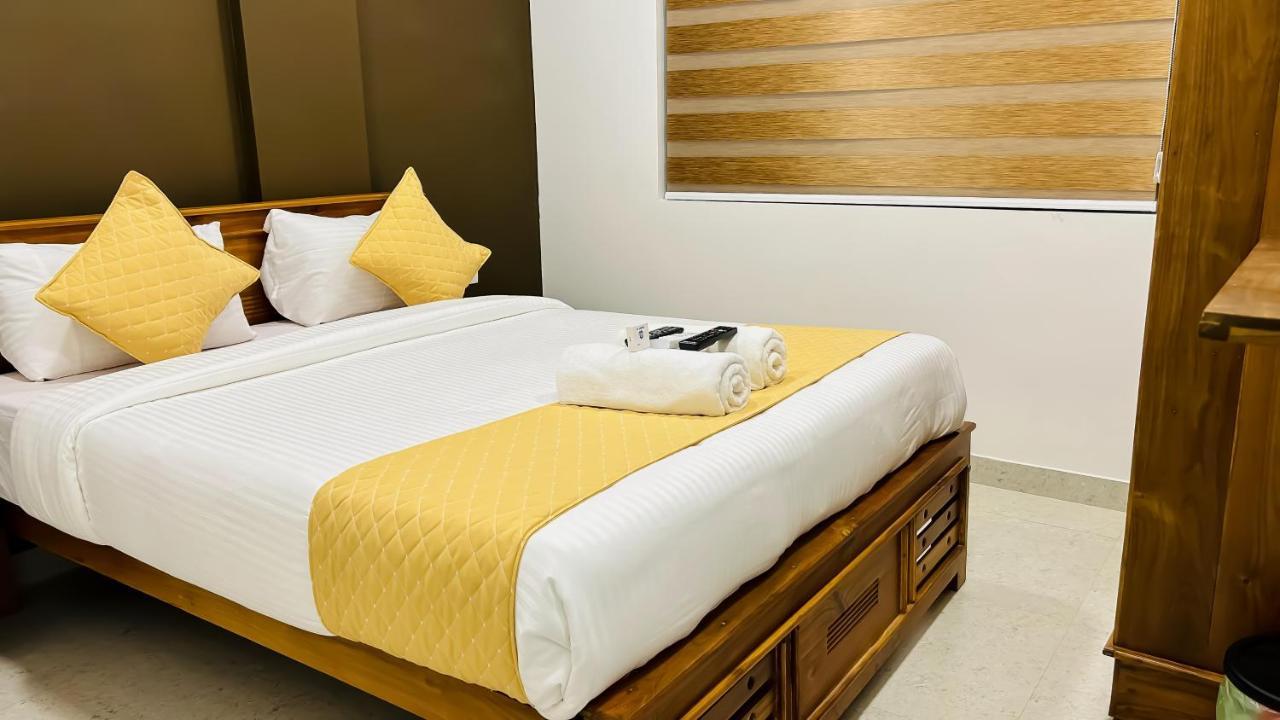 Emerald Inn Kochi Exterior photo